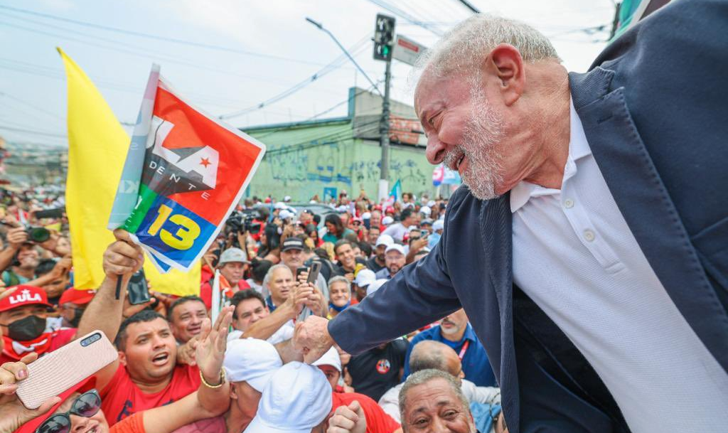 Setores intermediários foram fundamentais na construção do partido e esperam propostas concretas de Lula sobre impostos, saúde e educação; veja vídeo na íntegra