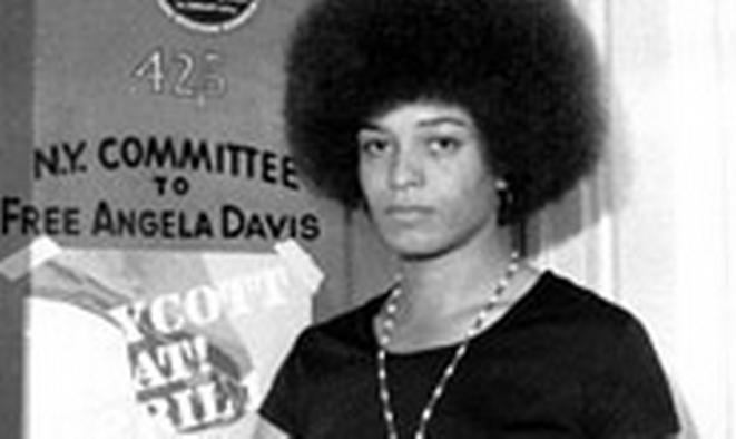 Ativista negra Angela Davis é absolvida nos EUA da acusação de sequestro seguido de assassinato