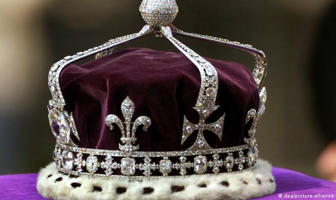 Rainha consorte desistiu de usar o diamante Koh-i-Noor na coroação do rei Charles 3º; entenda a história por trás da polêmica pedra, considerada símbolo do imperialismo britânico e reinvidicada pela Índia e mais países