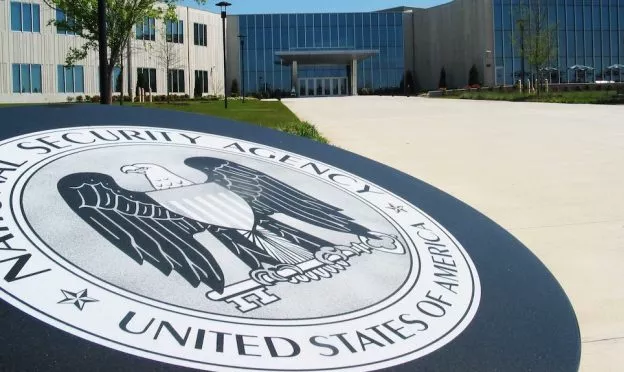 Agência de espionagem americana denunciada por Snowden se junta a universidade para ensinar segurança digital a jovens, facilitando o recrutamento de espiões com foco no Brasil