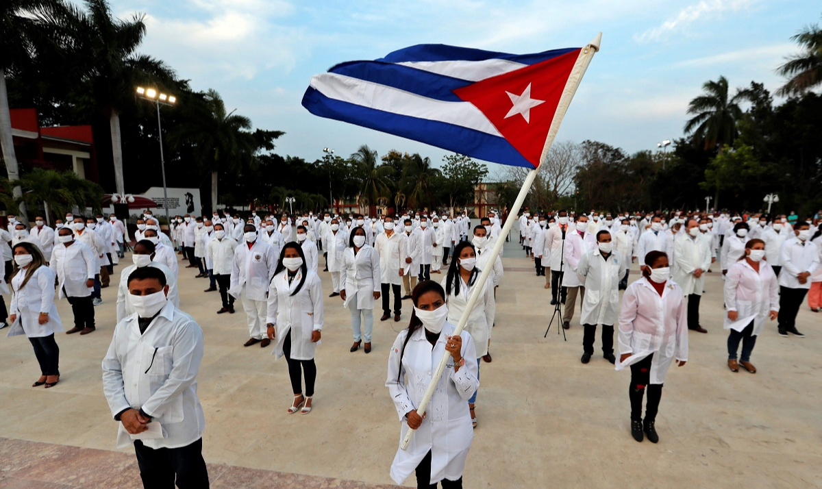 Cidade de Crema recebeu mais de 50 profissionais cubanos para auxiliar no combate à pandemia de covid-19