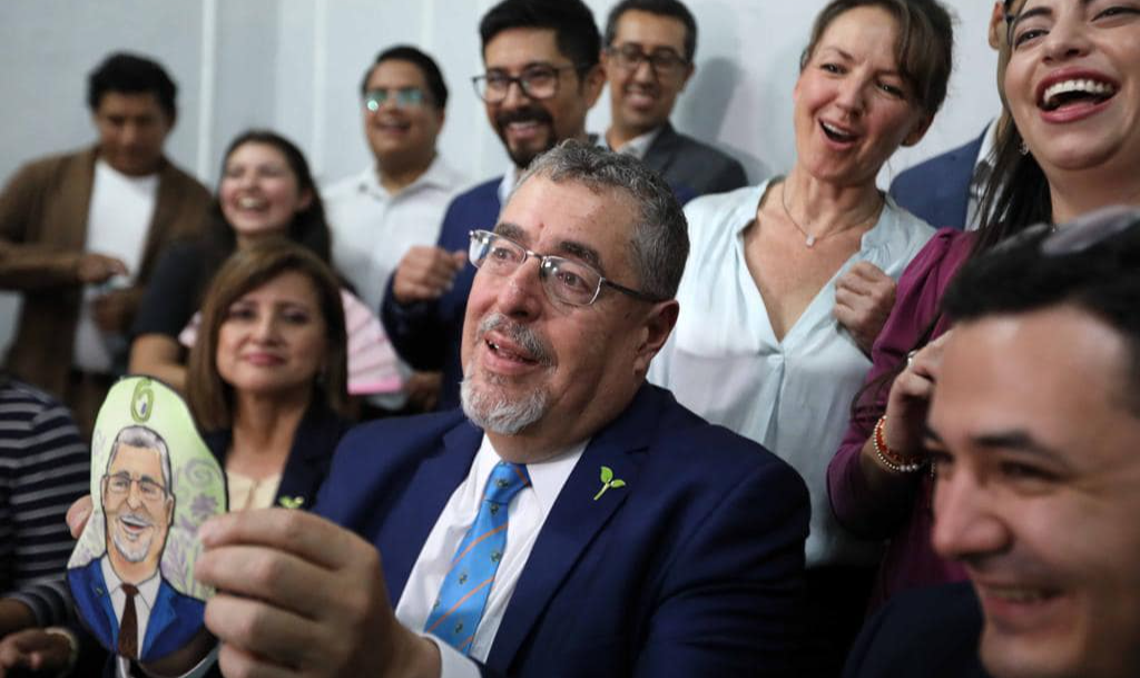 Líderes de nações vizinhas como México e Honduras foram os primeiros em felicitar o mandatário eleito; Brasil se manifestou através de nota do Itamaraty