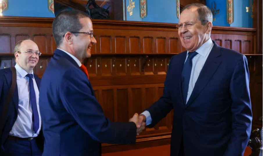 Carlos Faria se reuniu com ministro Sergei Lavrov; banida do SWIFT, Moscou busca alternativa para transações financeiras