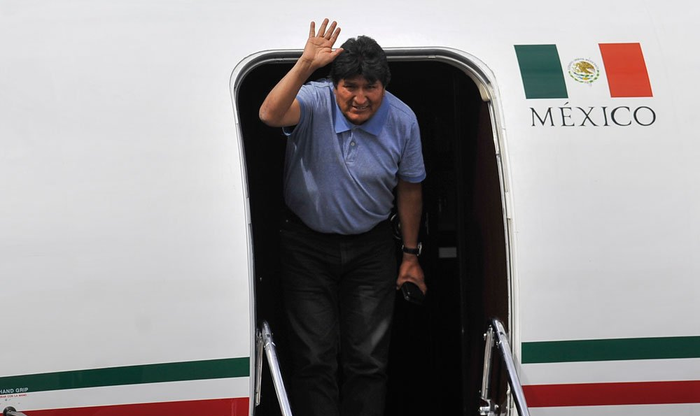 "Quero dizer que estamos agradecidos ao presidente do México, Andrés Manuel López Obrador, por estarmos aqui agora", afirmou, após descer do avião no aeroporto da Cidade do México