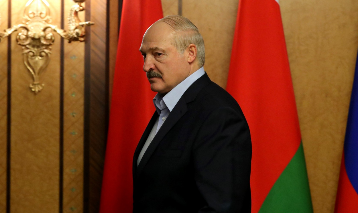 Presidente bielorrusso defendeu decisão de desviar para Minsk avião que seguia para Lituânia; Suíça negou saber de ameaça de bomba em voo