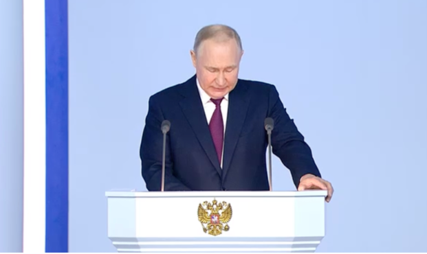 Às vésperas de completar um ano da guerra na Ucrânia, Putin faz discurso nacionalista e enaltece operação militar