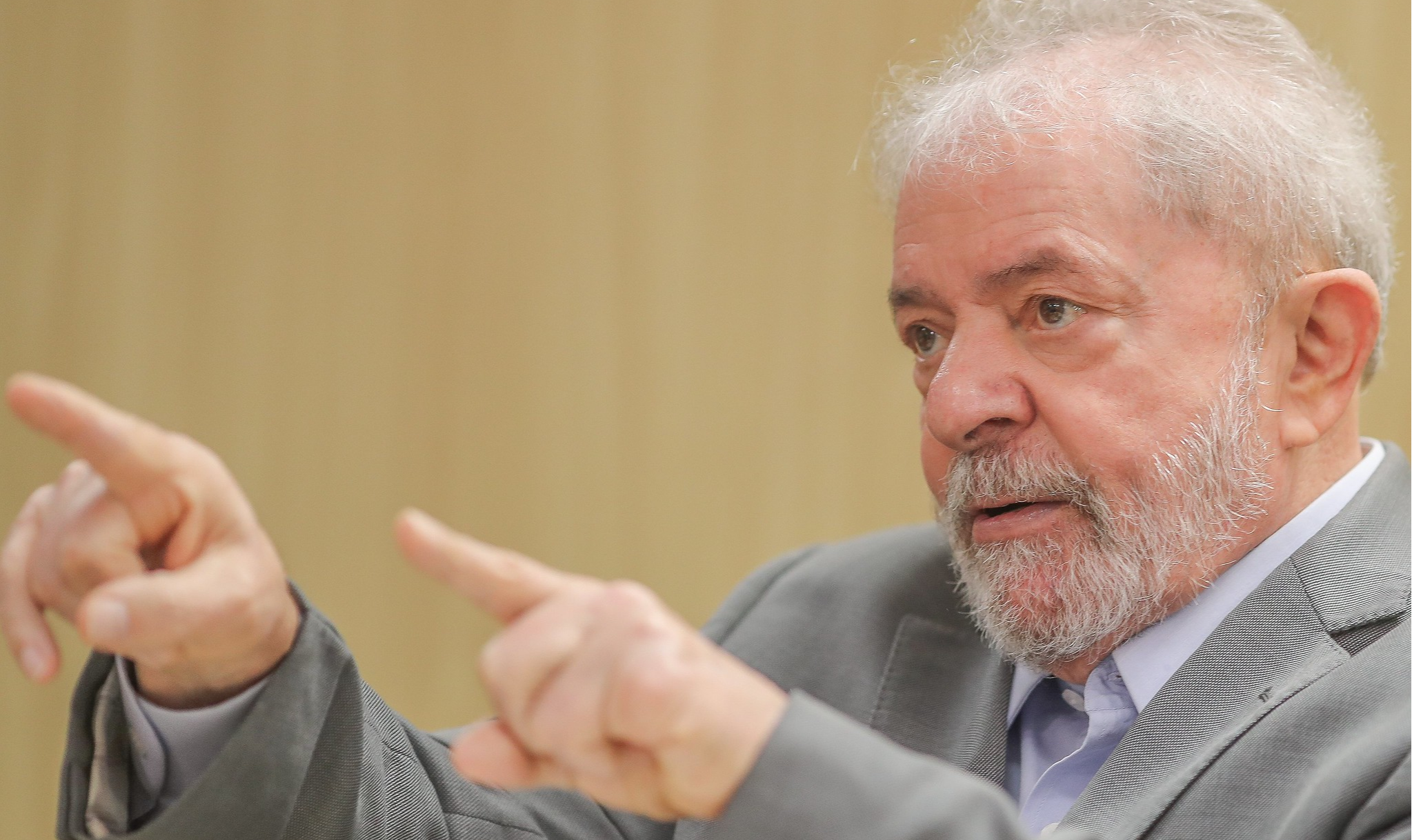'Usaram a Justiça para fazer política e o objetivo principal era impedir que Lula se tornasse presidente da República deste país', afirmou o ex-presidente ao jornal argentino