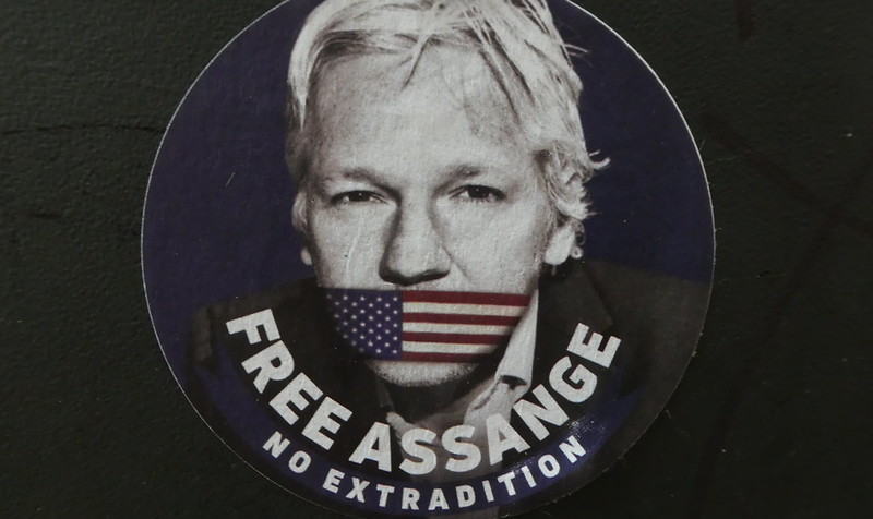 Representantes do fundador do Wikileaks anunciaram que entraram com uma ação contra a agência e o ex-diretor Mike Pompeo