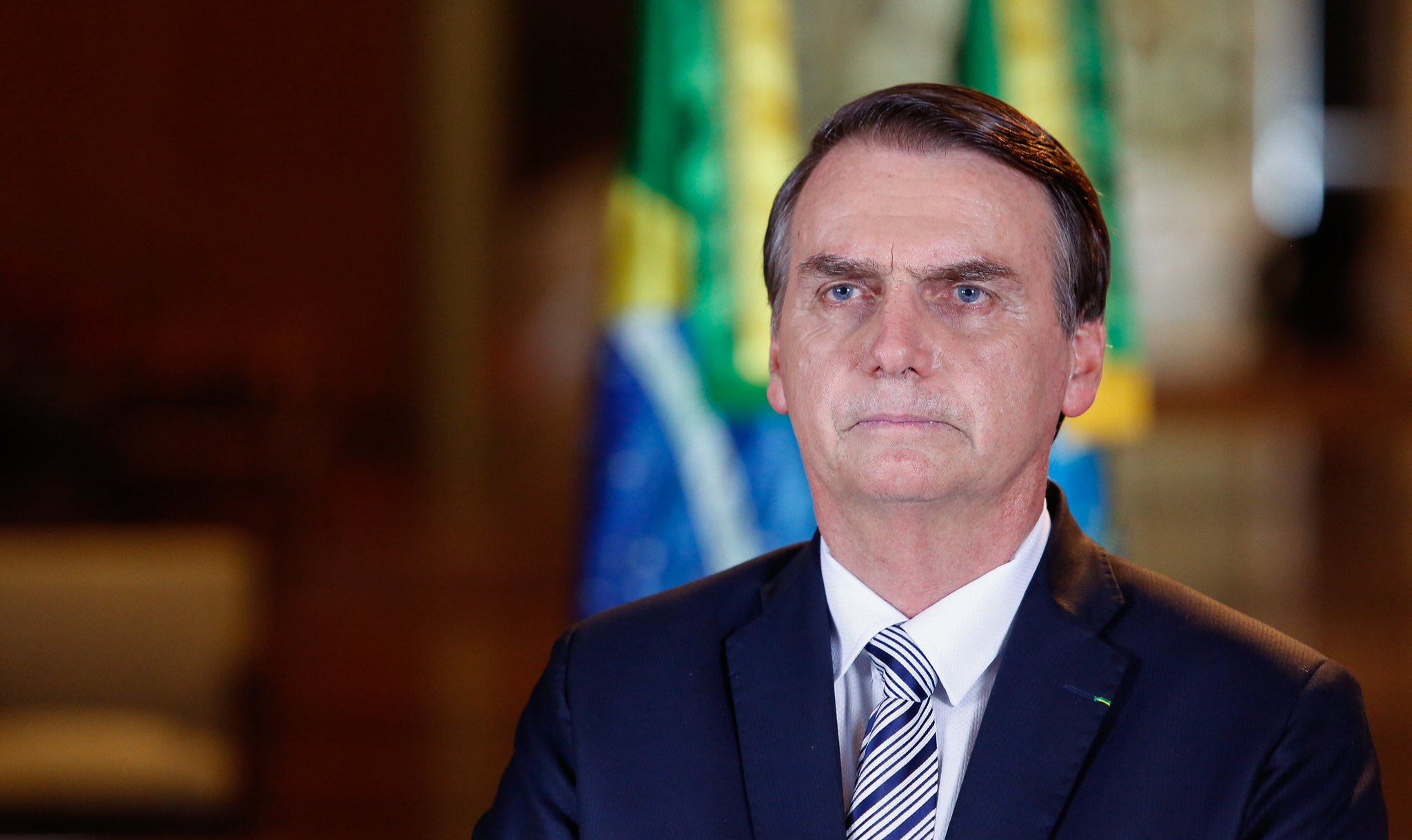 'Constituição diz que o Brasil rege-se nas suas relações internacionais pelos seguintes princípios: a defesa da paz e no repúdio ao terrorismo', disse Bolsonaro após discurso de Trump sobre Irã