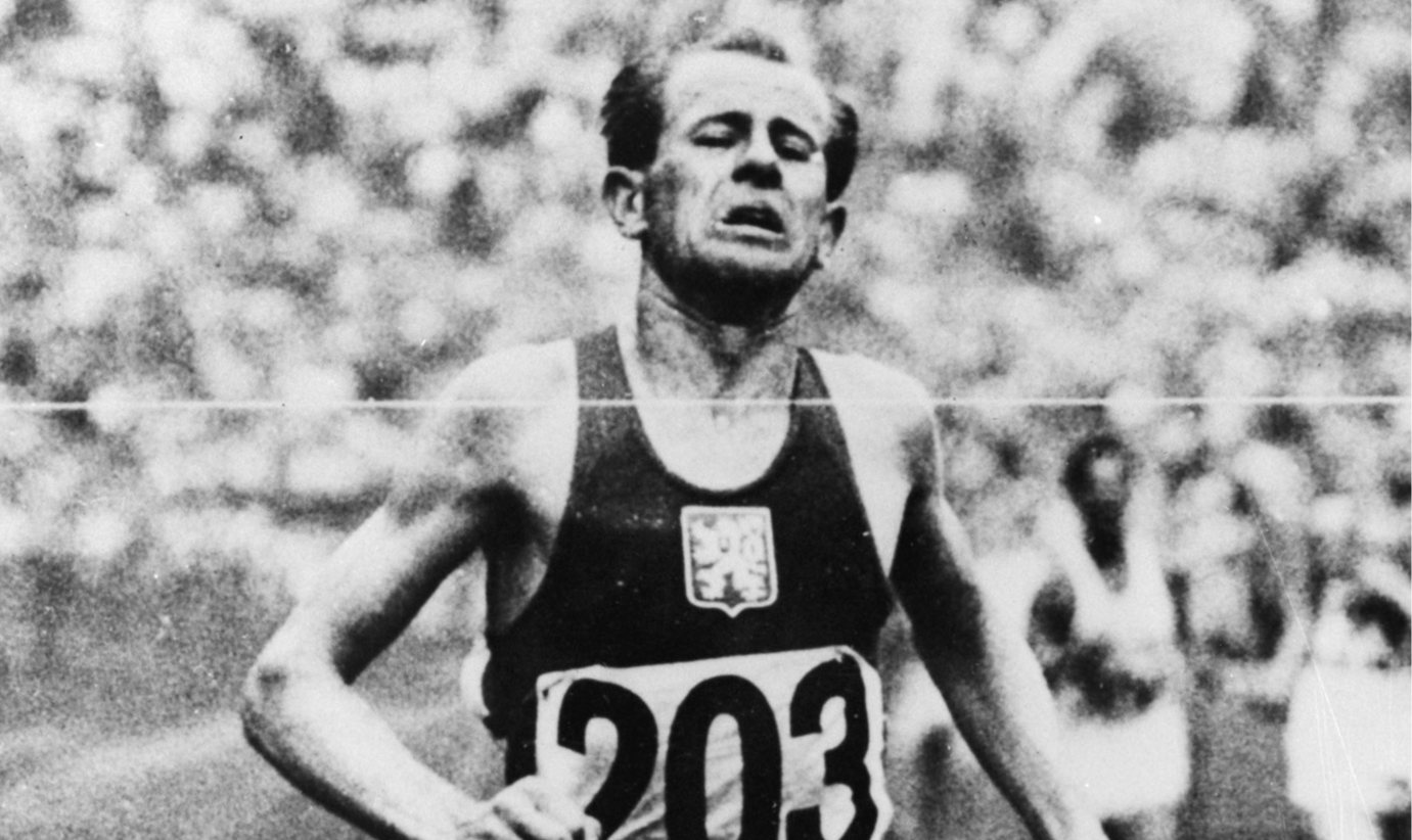 Zatopek foi o primeiro atleta a quebrar a barreira dos 29 minutos nos 10 mil metros em 1954