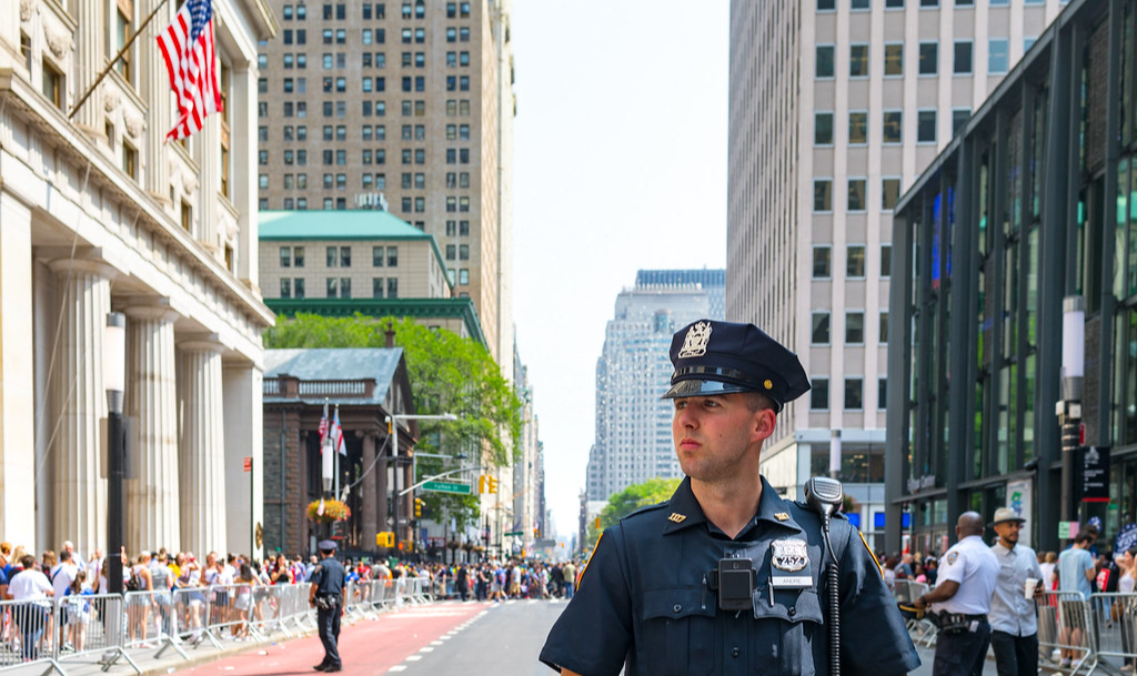 Incidentes em julho indicam falta de prudência e de responsabilização da polícia estadunidense, levando a fatalidades