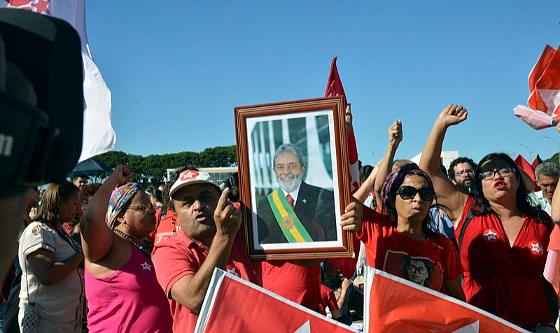 Luiz Inácio Lula da Silva entrará na Câmara dos Deputados como presidente eleito e sairá como presidente da República