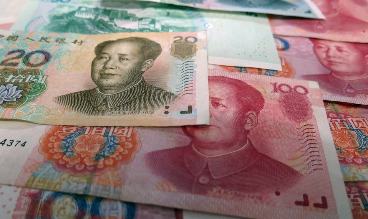 Fortalecimento do yuan já é irrefreável, e uma eventual moeda dos Brics vai acelerar a desdolarização