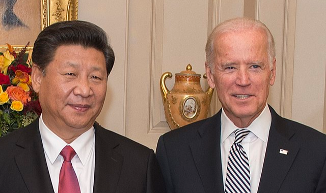 Essa foi a primeira ligação entre os dois desde janeiro; presidente chinês declarou que 'o mundo se beneficia' quando ambos os países trabalham juntos