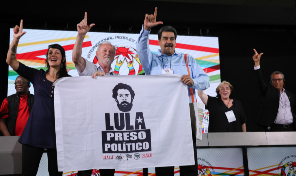 Pelo Twitter, Maduro expressou em nome do povo venezuelano uma 'profunda alegria pela libertação de meu irmão e amigo Lula'