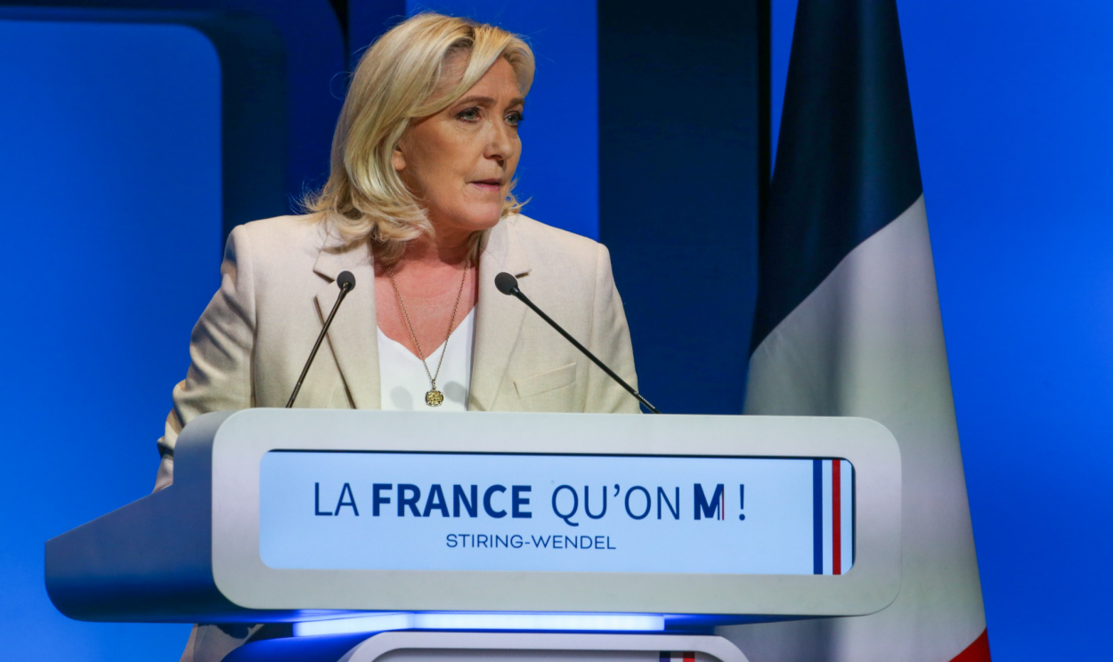 Jornalista analisa ultraconservadorismo europeu depois de Le Pen passar ao segundo turno das presidenciais francesas; veja vídeo na íntegra
