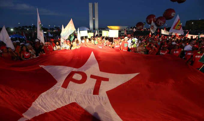 Para jornalista, mobilização popular contra Bolsonaro e frente progressista podem formar maioria vitoriosa contra direita