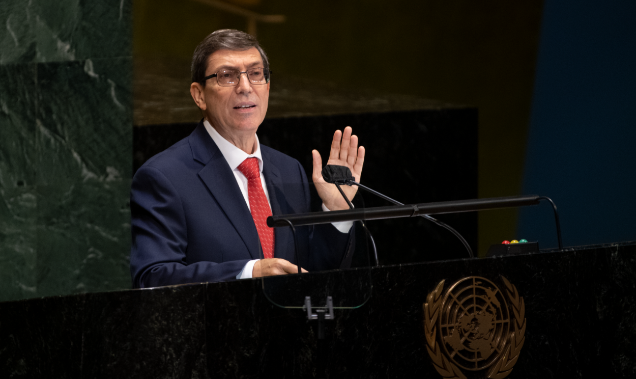 'Presidente brasileiro deveria consertar sua negligência que contribuiu para a infeliz morte de milhares devido à covid-19', disse Bruno Rodríguez