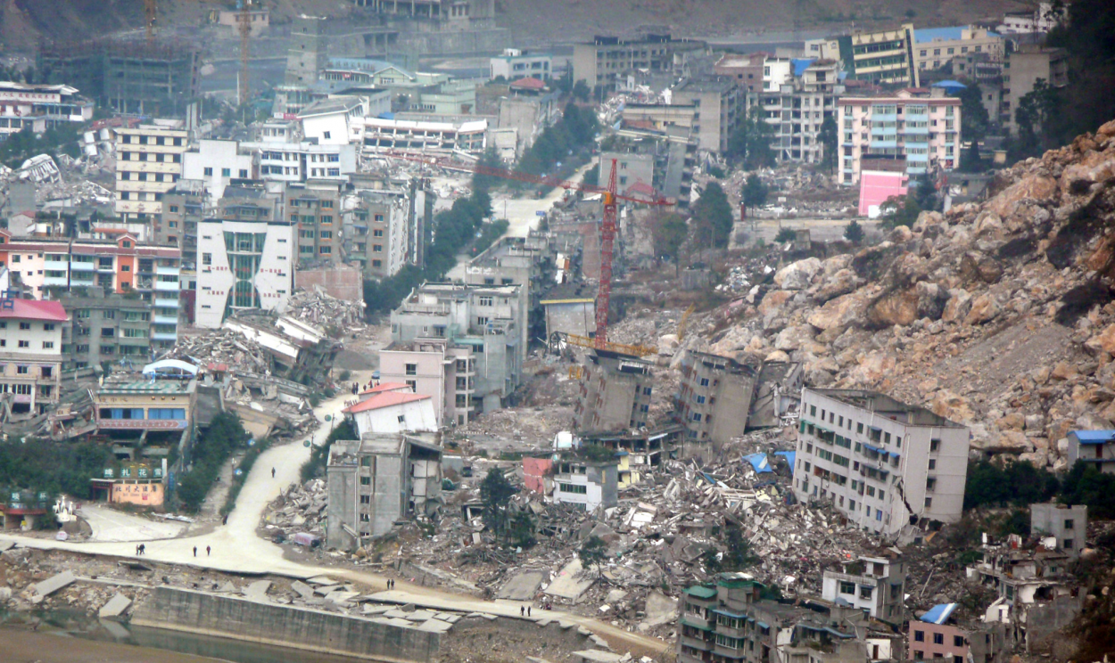 Tremor de 6.6 graus na escala Richter também deixou dezenas de feridos e desaparecidos