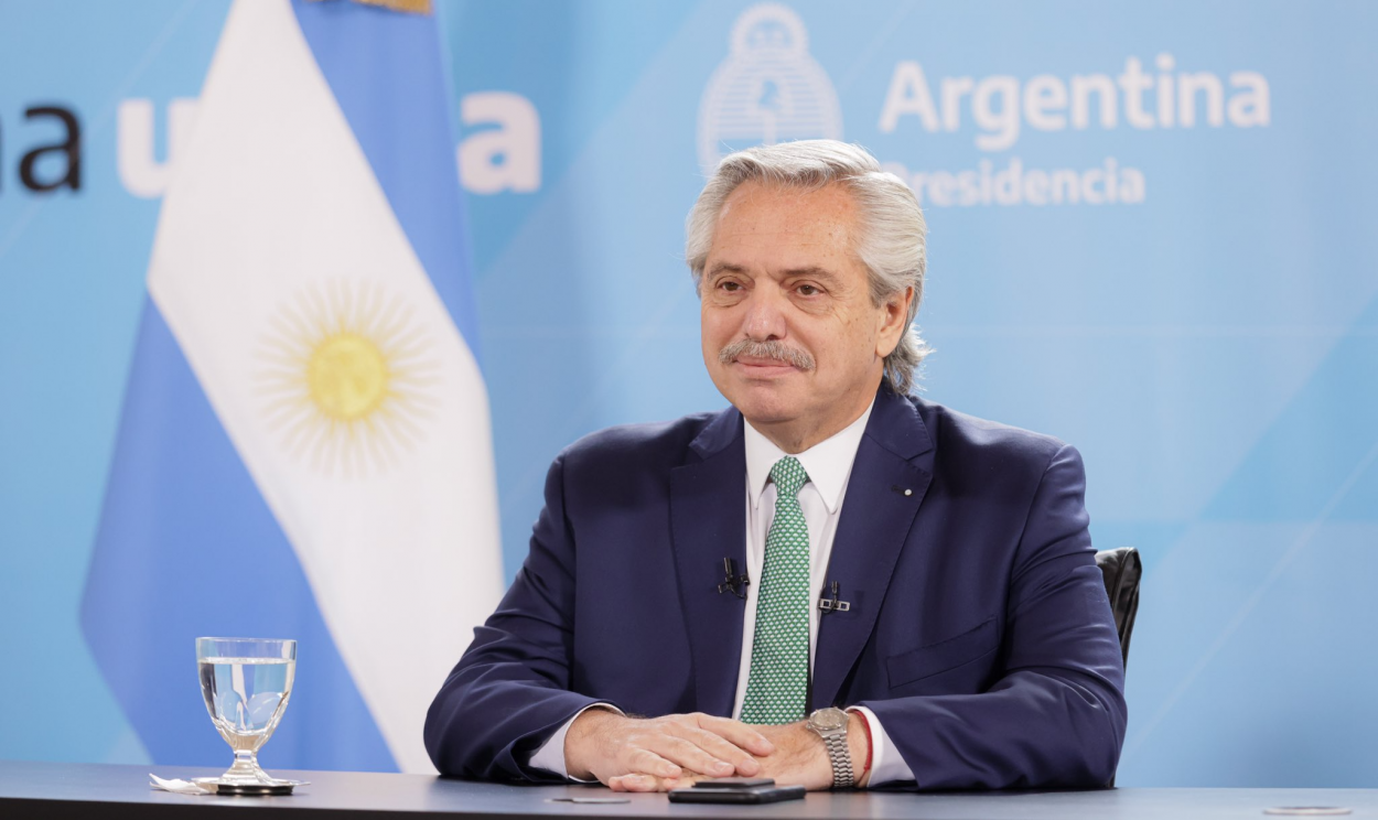 Alberto Fernández afirmou que o embargo causa danos 'incalculáveis' e defendeu a soberania do povo de cada país para tomar decisões