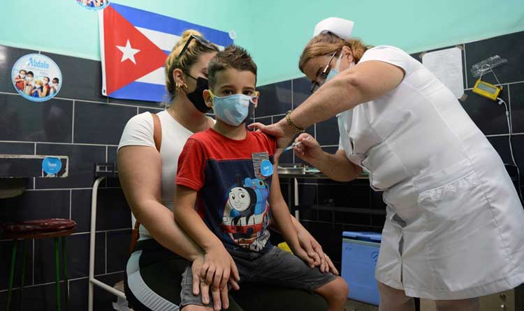 Com avanço do esquema de imunização e queda nos números da pandemia, ilha se prepara para reabrir a fronteira em 15 de novembro
