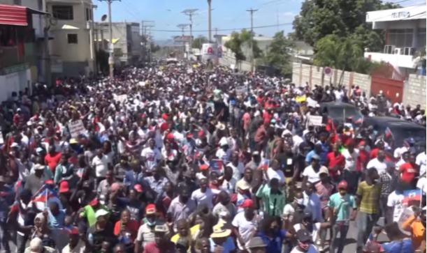 Segundo a oposição haitiana, o mandato constitucional de Jovenal Moïse acabou no começo de fevereiro; milhares de pessoas pedem saída do presidente