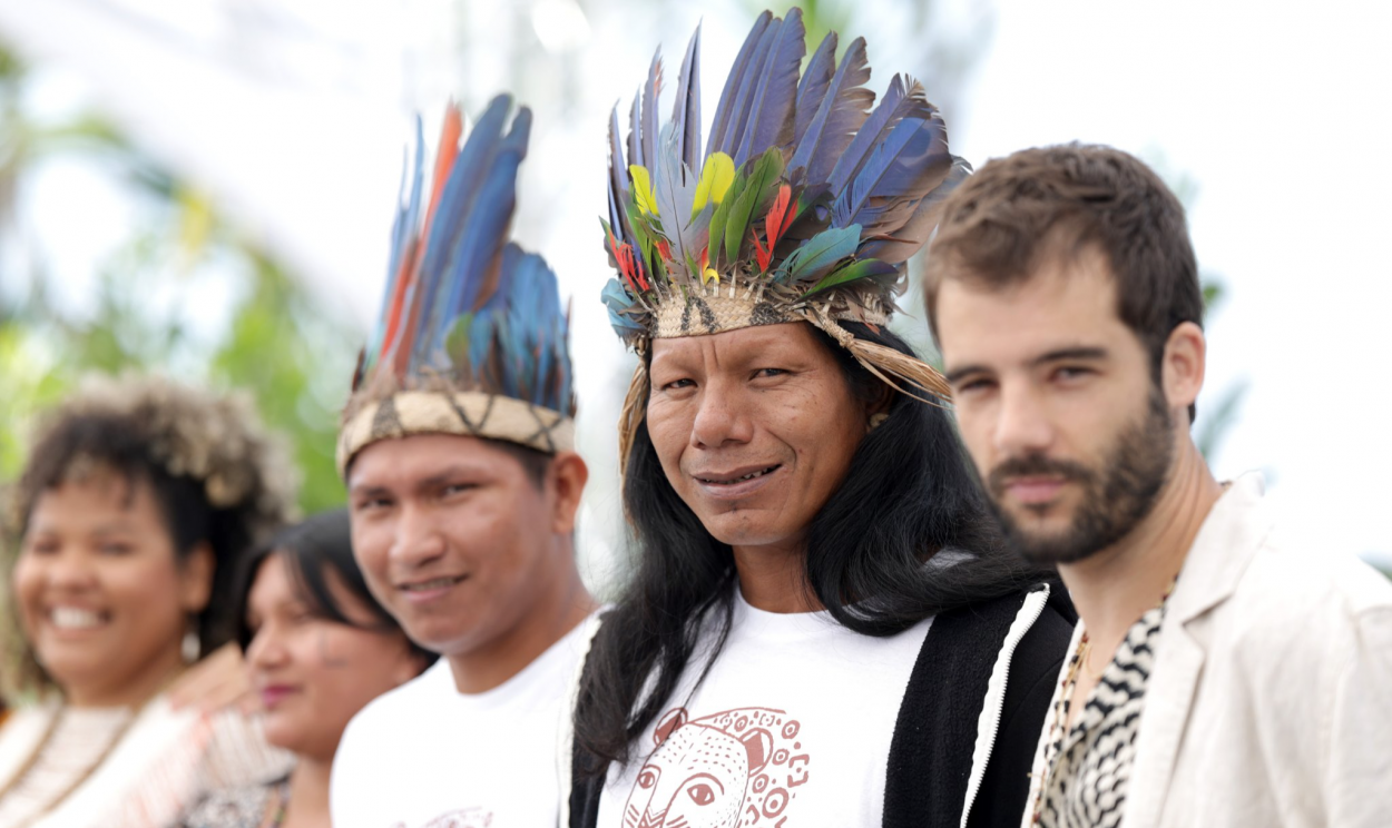 Luta pela terra e pela defesa das florestas dos indígenas brasileiros ganha visibilidade internacional nessa edição do Festival de Cannes