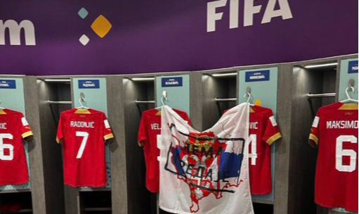 No jogo contra o Brasil, jogadores sérvios levaram bandeira com mapa que inclui o território como parte do seu país