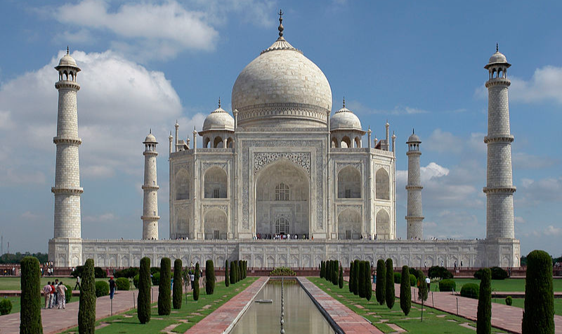 O império mogol seria a origem de uma brilhante civilização indo-muçulmana; o Taj Mahal é sua mais célebre ilustração