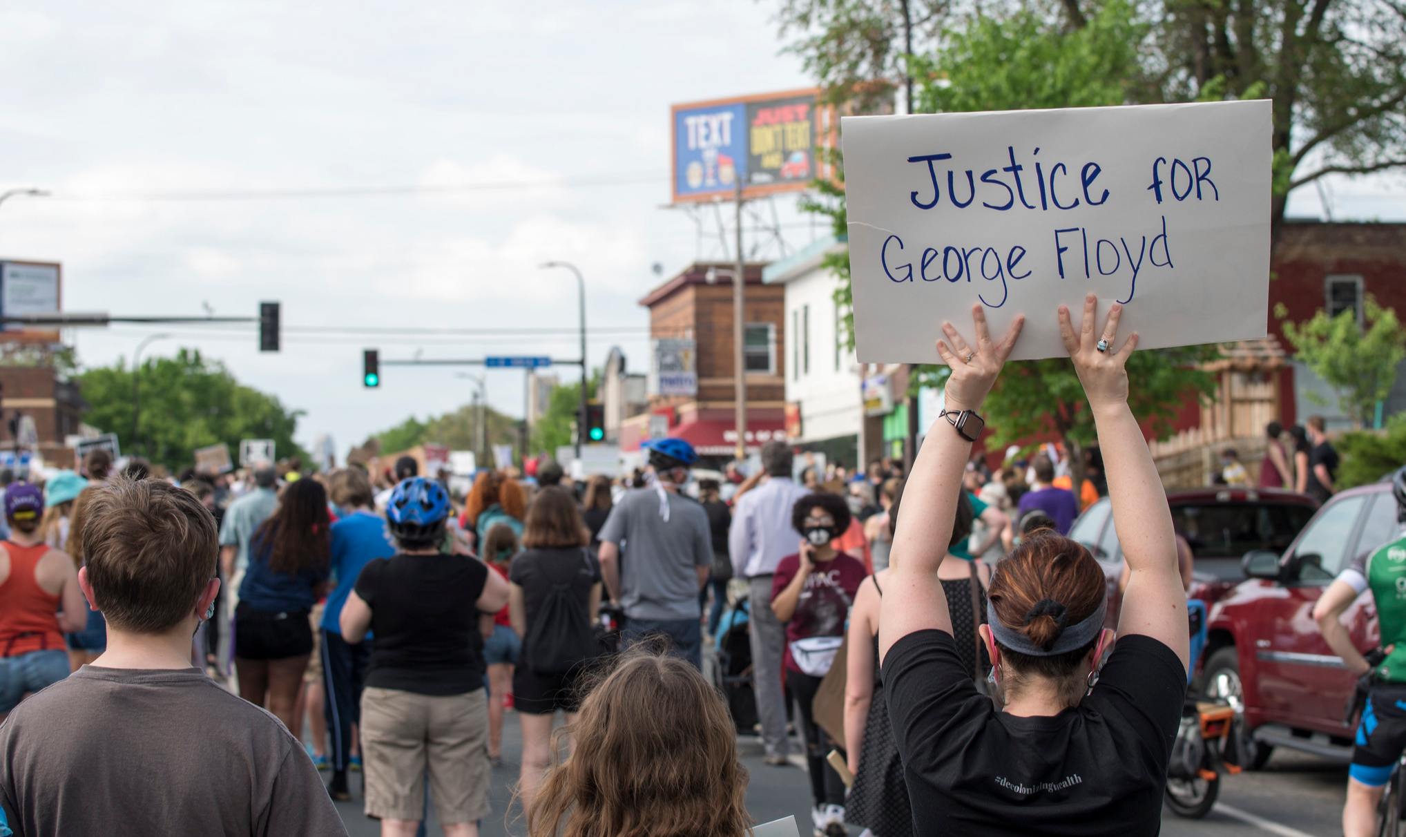 Morte de George Floyd gerou atos pelas cidades norte-americanas pedindo justiça e o fim da violência policial