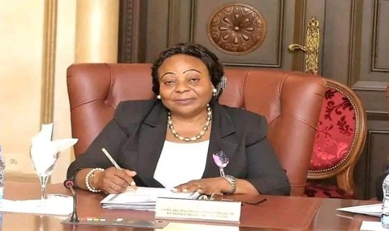 Ex-ministra delegada da Educação e vice-reitora da Universidade Nacional da Guiné Equatorial, Manuela Roka Botey assume cargo de primeira-ministra no país africano