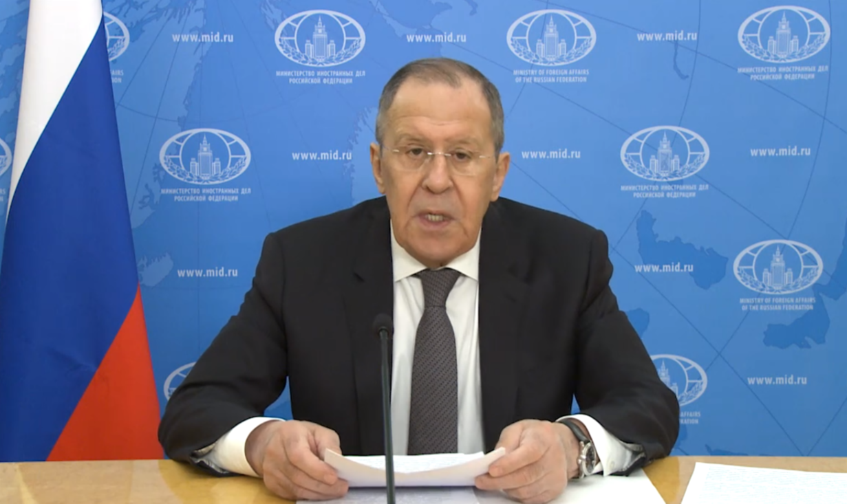 Em discurso por videoconferência a encontro em Genebra, chanceler russo chamou sanções de 'ilegítimas'; países se retiraram da sala quando Lavrov começou a falar