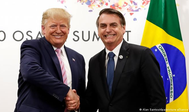 Republicano chama brasileiro de 'homem maravilhoso'; no mesmo dia, comparação entre ambos é capa da 'Economist'