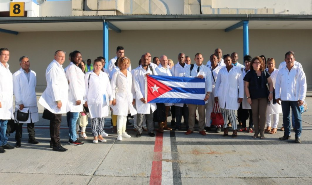 Departamentos franceses de Martinica, Guadalupe, Guiana Francesa e Saint-Pierre-et-Miquelon receberão brigadas médicas cubanas para enfrentar pandemia de coronavírus