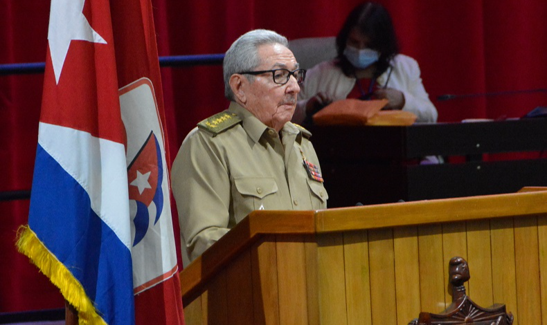'Continuarei a servir como mais um combatente revolucionário', disse; expectativa é que Miguel Díaz-Canel assuma Secretaria-Geral