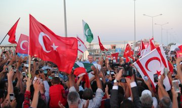 Segundo turno entre atual presidente, Recep Tayyip Erdoğan, e candidato líder da oposição, Kemal Kilicdaroglu, acontece neste domingo (28/05) na Turquia