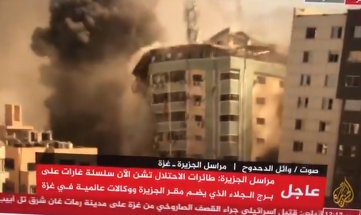 Edifício de 12 andares abrigava veículos de comunicação e apartamentos residenciais; mais cedo, ataque atingiu campo de refugiados e matou 10 pessoas