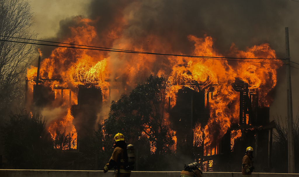 Governo português anunciou que está pronto para enviar equipe de 140 bombeiros para combater incêndios florestais que atingem o Chile e deixaram ao menos 24 mortos