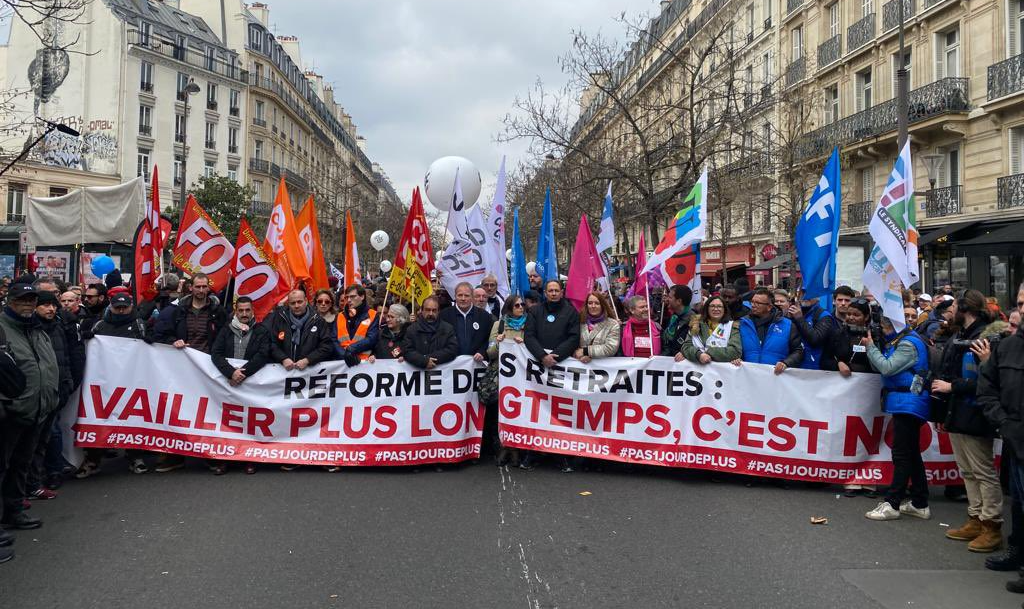 Segundo a Central Geral dos Trabalhadores francês, manifestação reuniu ao menos 500 mil pessoas em Paris, e 2,5 milhões em toda a França