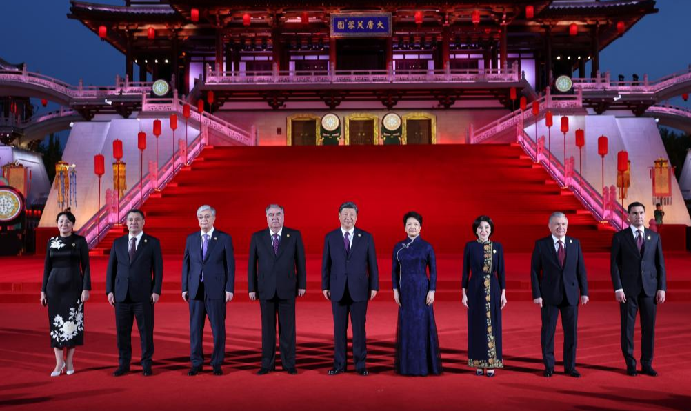 Presidente Xi Jinping recebeu líderes de Cazaquistão, Quirguistão, Tadjiquistão, Turcomenistão e Uzbequistão, em evento que busca fortalecer integração chinesa com países da região euroasiática