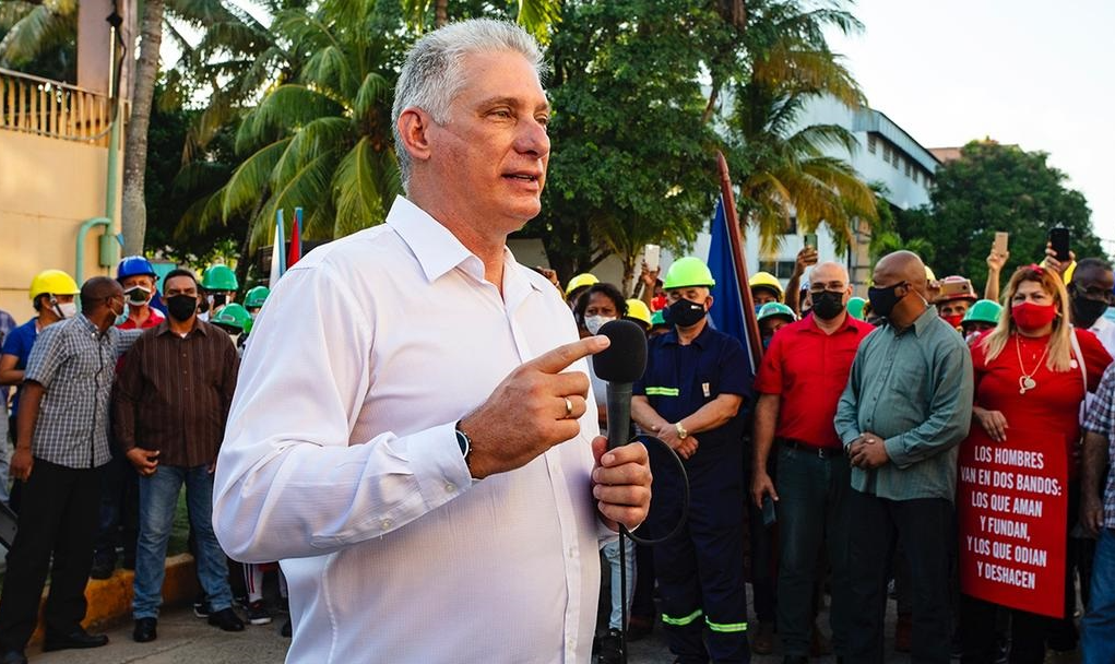 Presidente cubano afirmou que a sessão extraordinária faz parte de um 'vergonhoso e anunciado passo do macabro plano' contra a ilha