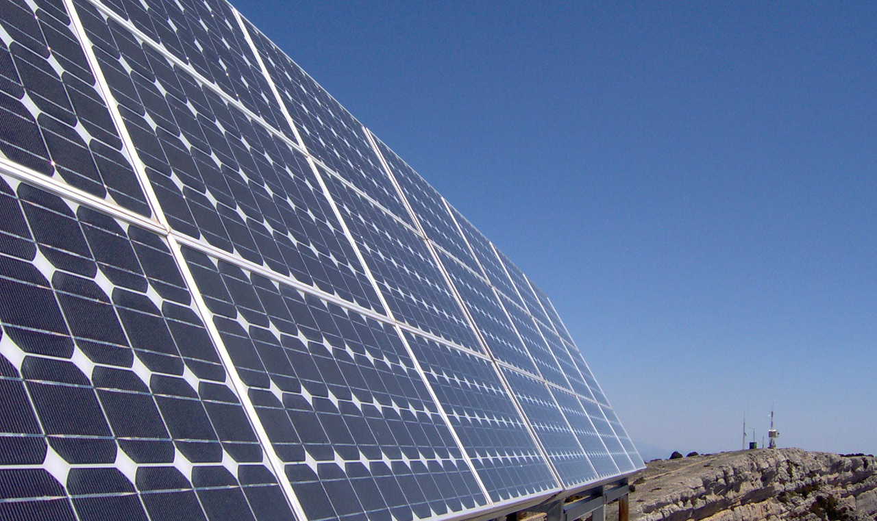 Em 2022, país entra pela primeira vez no ranking das dez nações com maior potência instalada acumulada da fonte solar fotovoltaica