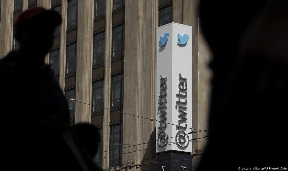 De acordo com os promotores, os ex-funcionários do Twitter recebiam como recompensa relógios de marca e dezenas de milhares de dólares depositados em contas secretas