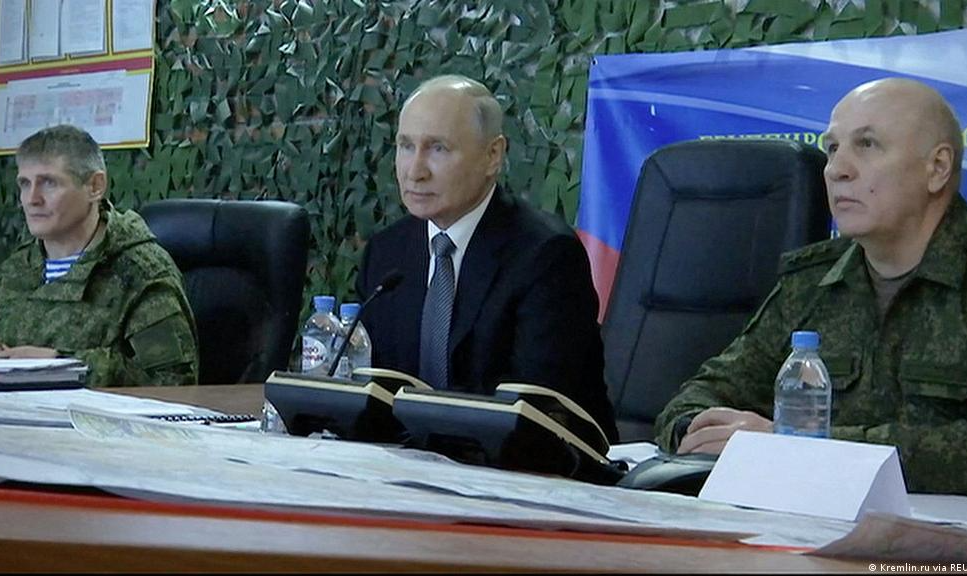 Presidente se encontra com comandantes militares para ouvir sobre situação no front, relata o Kremlin