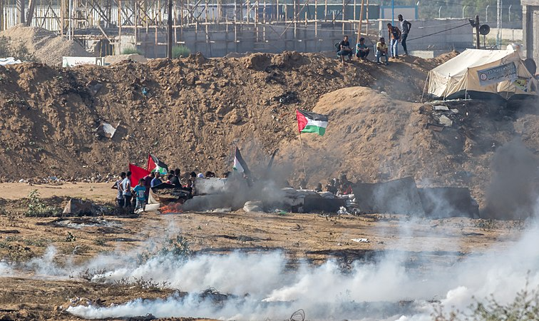Novos ataques de Israel se concentraram no campo de refugiados de Nuseirat, no território palestino