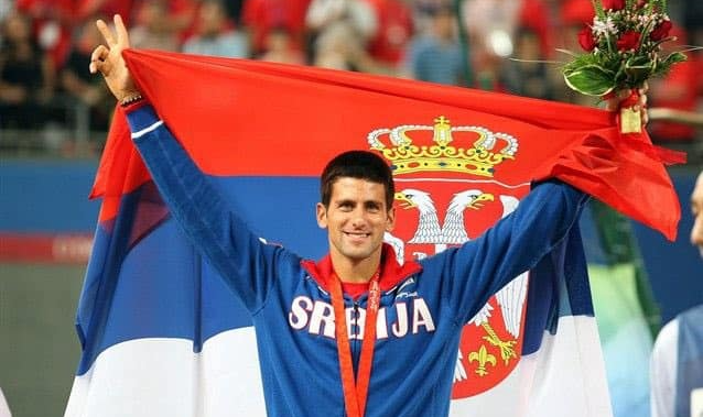 Tenista escreveu ‘Kosovo é o coração da Sérvia’ em mensagem após primeira partida no torneio de tênis mais importante da França