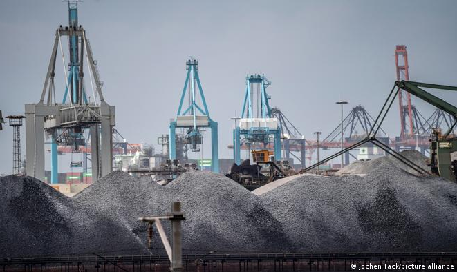 Anunciado em abril, embargo ao carvão russo entra em vigor nos países do bloco europeu, que importava 20% do carvão produzido na Rússia