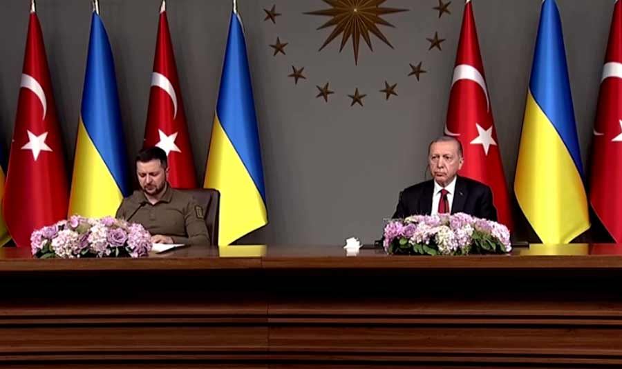 Apoio manifestado pelo presidente turco ao homólogo ucraniano choca com postura do norte-americano Biden e cria clima tenso para reunião com Putin em agosto
