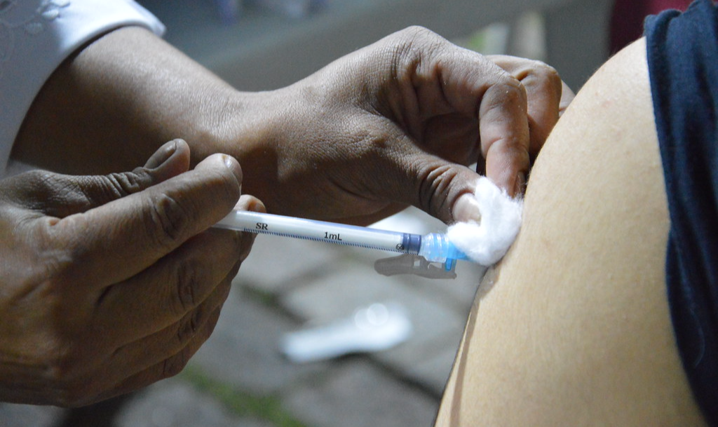 Imunizante usado contra a varíola dos macacos também combate a varíola humana, doença erradicada em 1980