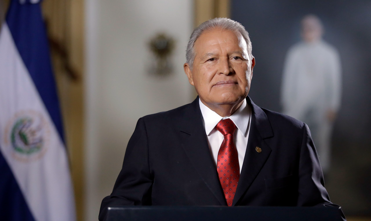 Quatro ex-ministros salvadorenhos foram presos em circunstâncias que apontam para arbitrariedades; governo Bukele tem aumentado ações autoritárias